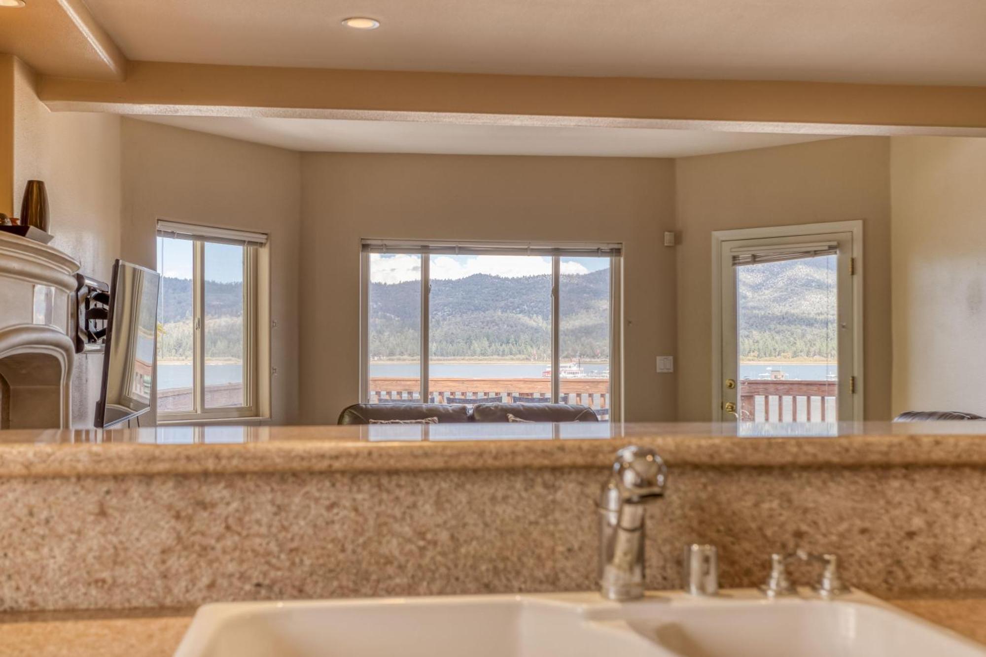 032 - Lakefront Village Escape Big Bear Lake Exterior photo